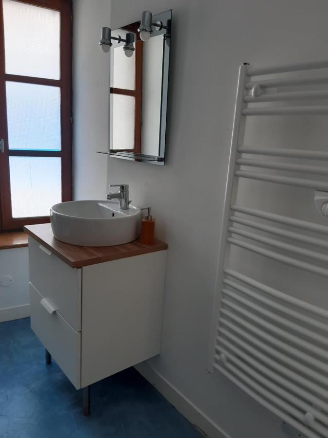 Appartement Haute Ville Meuble Avec Cour Privative Granville Exterior photo