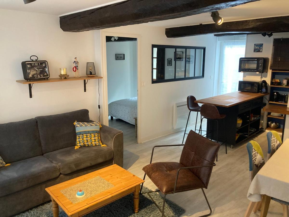 Appartement Haute Ville Meuble Avec Cour Privative Granville Exterior photo